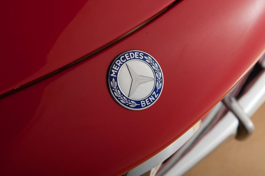 Логотип Mercedes-Benz 300 SL 1955 года  (фото 170 из 233)